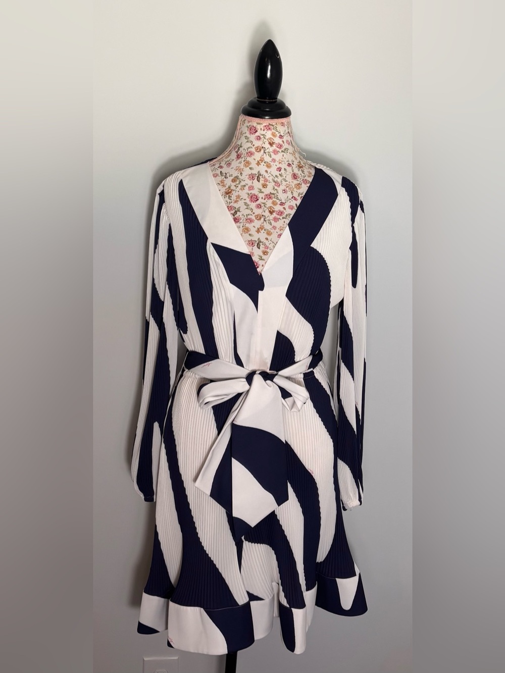 Milly Liv Zebra Pleated Mini Dress – Size 10 – Like New - Picture 2 of 9